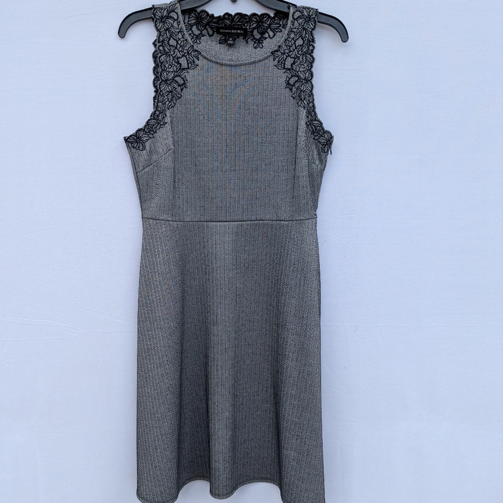 🖖 Banana Republic 🖖 Herringbone Floral Stitch Flare Dress